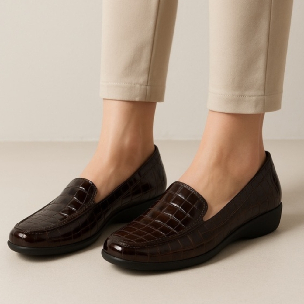 Clarks Glossy Alligator Croc Embossed Shiny Loafers 6.5